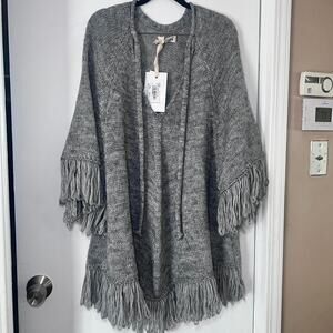Antidote Knitwear Gray Fringe Poncho One Size NWT $94 Fall/ Winter Wear